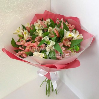 Розовые и белые альстромерии Розовые и белые альстромерии