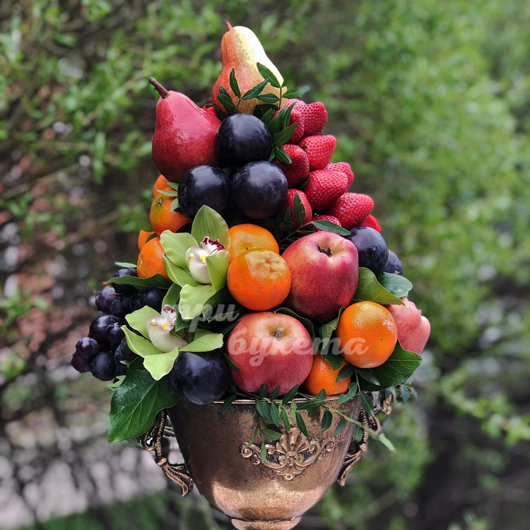 Кубок фруктов, роз и орхидей (вид сзади)