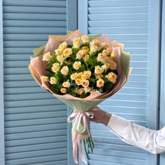 Букет из 9 желтых Кенийских кустовых роз Букет из 9 желтых Кенийских кустовых роз